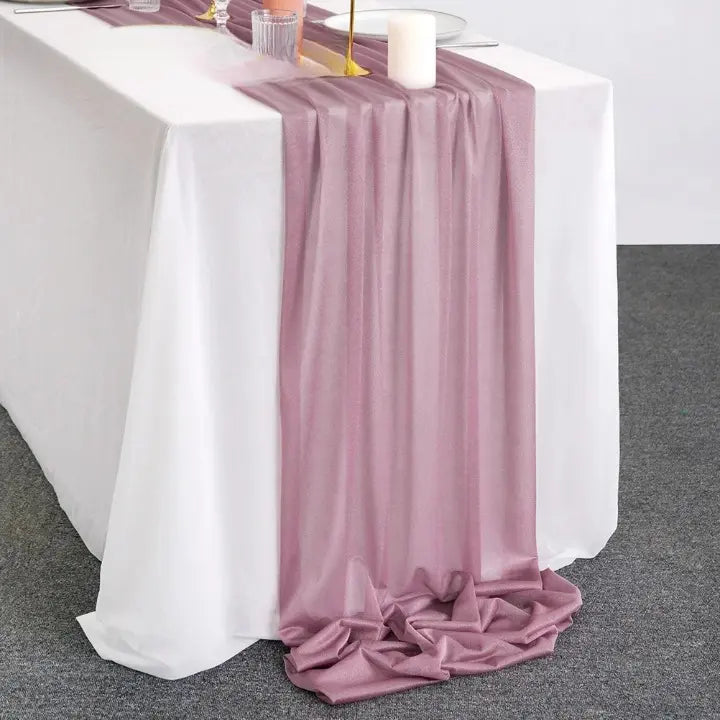Chemin de table en organza rose poudré pour décoration de table chic et douce