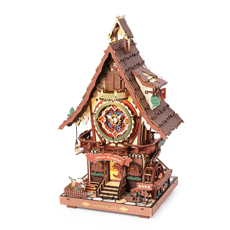 Horloge coucou en bois version colorée, maquette 3D maison de conte avec cadran mécanique et toit en bardeaux