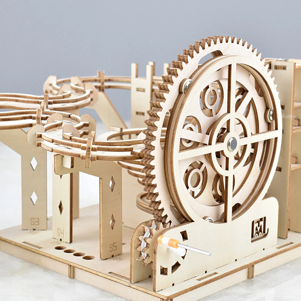 kit mécanique en bois DIY avec engrenage et circuit de billes à assembler soi même