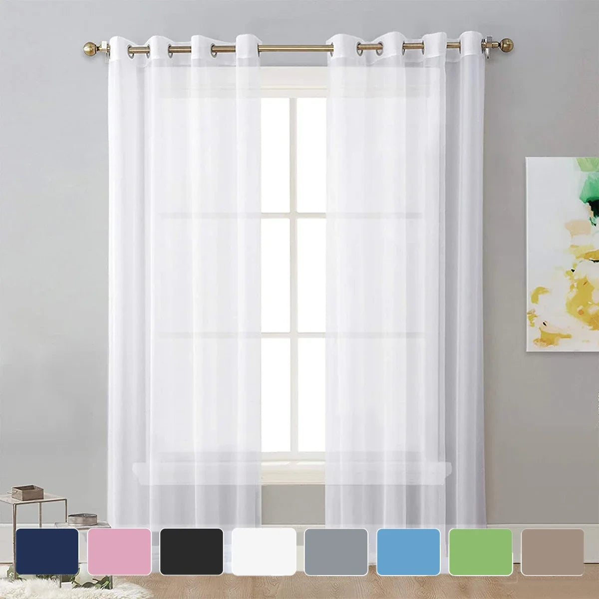 Rideau voilage blanc à œillets dorés avec nuancier de coloris disponibles, décor salon gris moderne